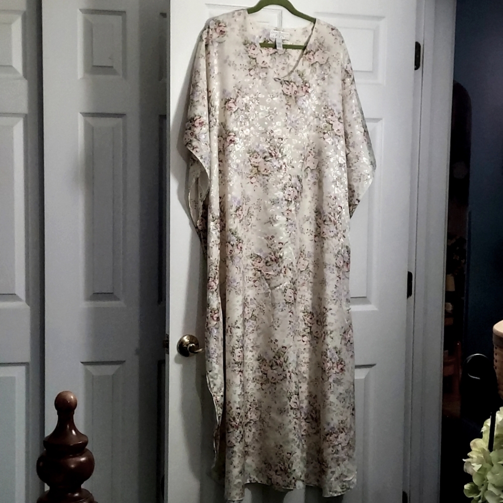 Floral Satin Caftan Robe in Ivory and Pink
